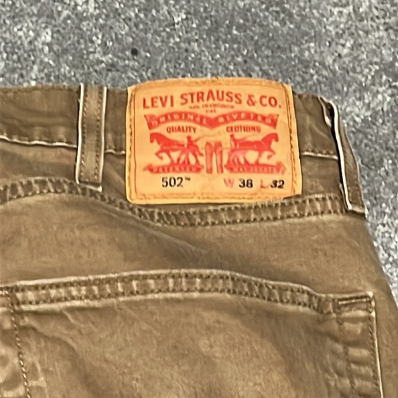 Men’s Levi’s 502 Taper Pants Size 38x32 Brown - Picture 6 of 7